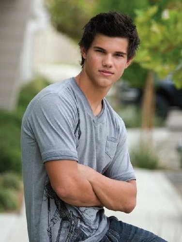 taylor lautner body. 5 Things about Taylor Lautner